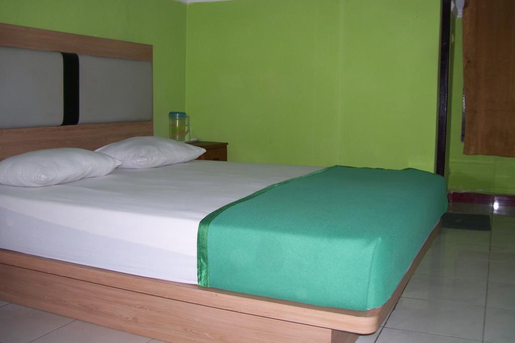 Hotel Bahagia Pangkalanbuun Kültér fotó